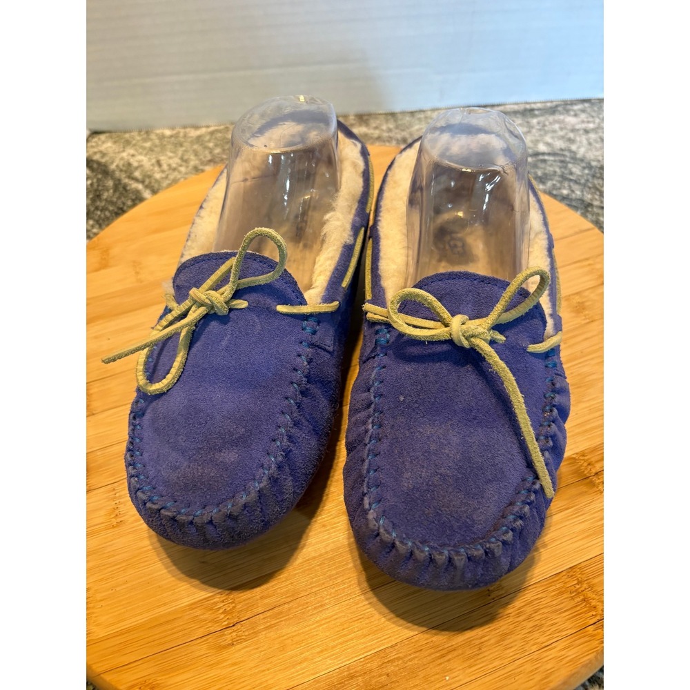 UGG Australia periwinkle blue Suede Sheepskin Moccasin Slippers Kids Size 5 5296